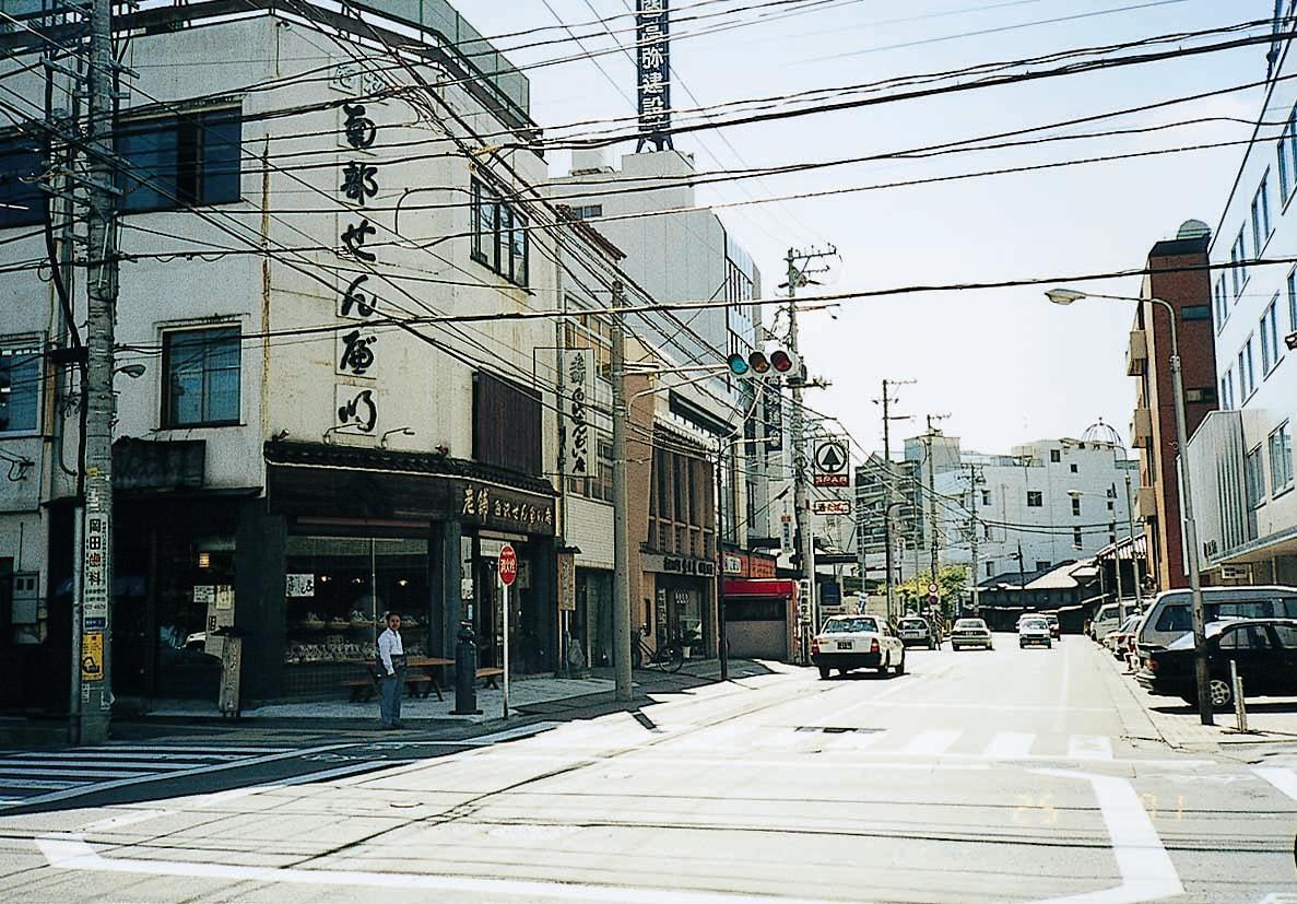 盛岡の南部煎べいのかおり風景